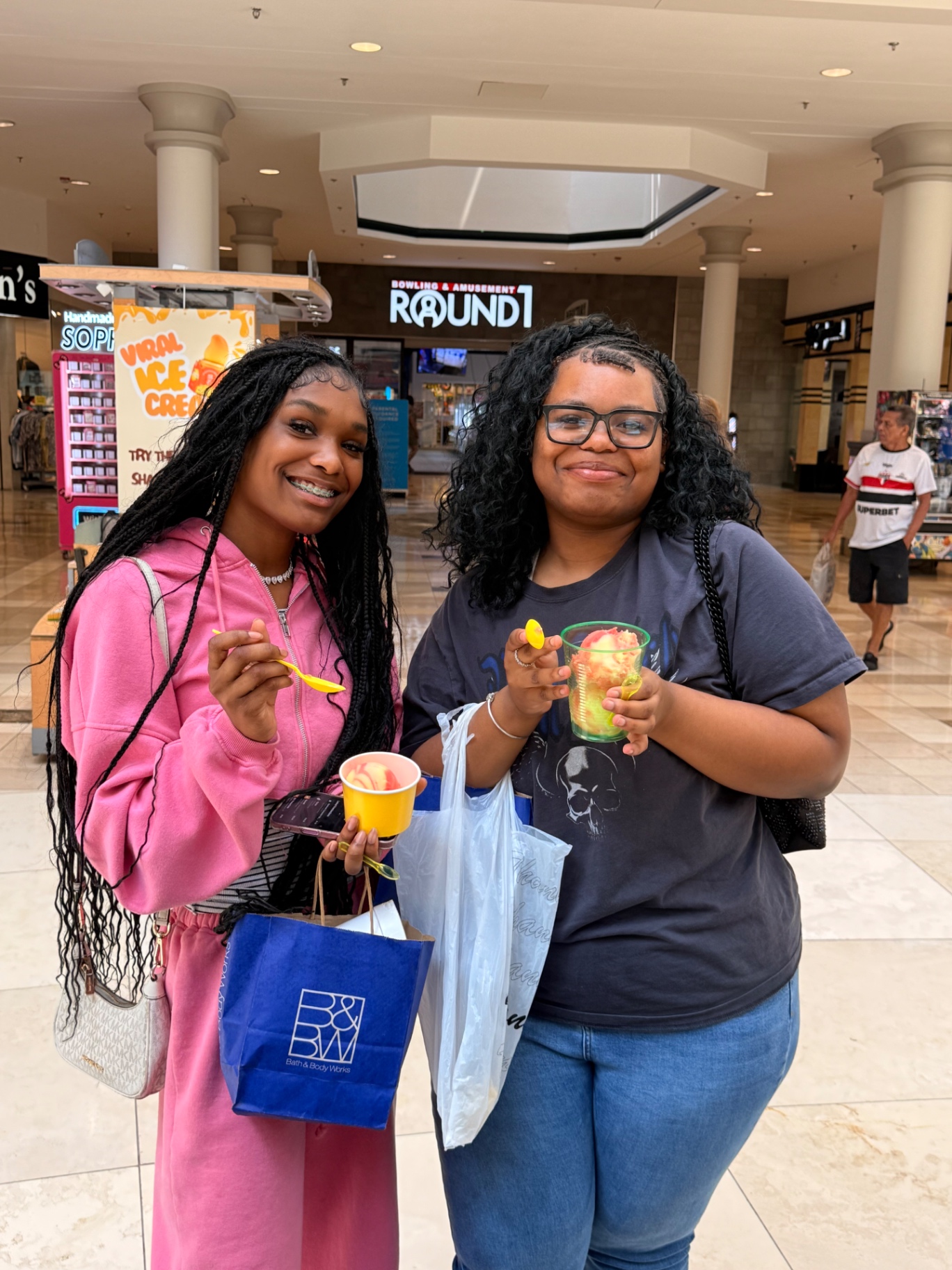 Customer enjoying Carolina Chillz water ice at a pop-up event 3